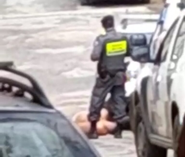 Durante abordagem em Guarapari, suspeito entra em luta corporal com PM e toma tiro na perna