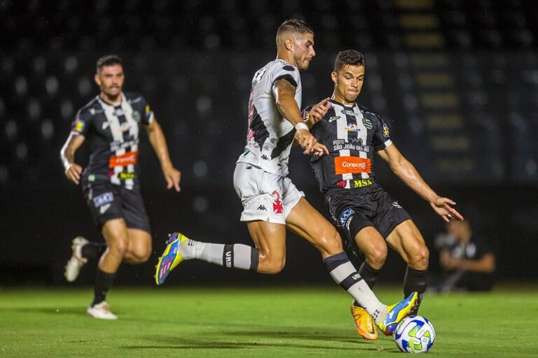 Em São Januário, Vasco sofre derrota para o Athletic em amistoso