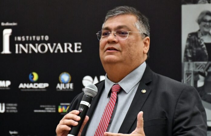 Dino isenta Gonçalves Dias ao falar do GSI