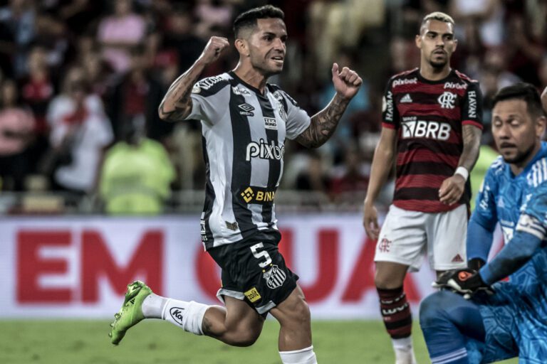 Santos negocia o empréstimo de Carabajal para o Vasco
