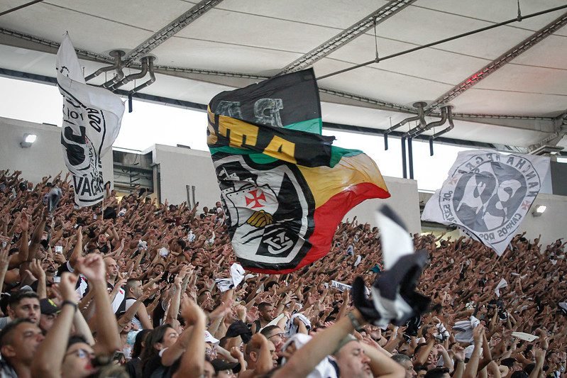 Torcida Do Vasco Esgota Ingressos Para Duelo Contra O Bahia, Pelo ...