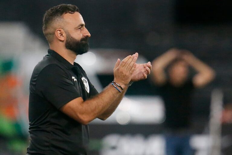 Auxiliar de Luís Castro, Vitor Severino rechaça “reservas” no elenco do Botafogo
