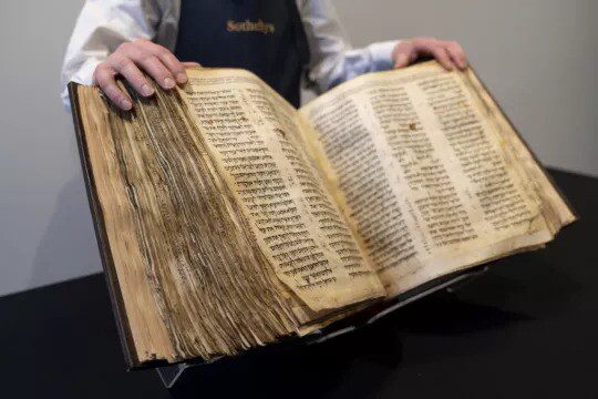Bíblia hebraica mais antiga do mundo é leiloada nos EUA