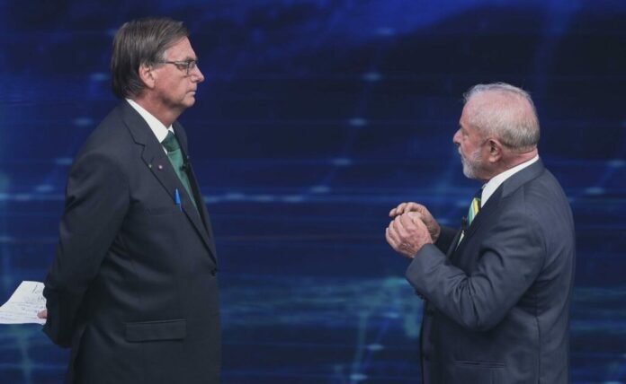 Bolsonaro vai processar Lula por associá-lo a imóvel de Mauro Cid nos EUA