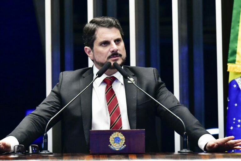 Do Val revela ter documentos para derrubar Lula e Dino