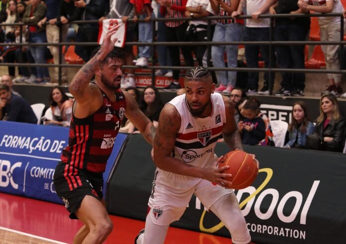 Flamengo x São Paulo e Franca x Minas: onde assistir às semifinais do NBB