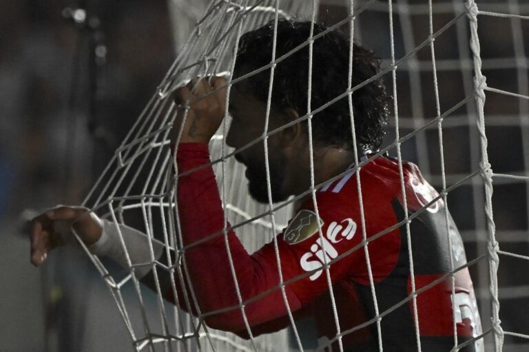 Gabigol marca, mas Flamengo cede empate ao Racing e fica na vice-liderança do Grupo A na Libertadores