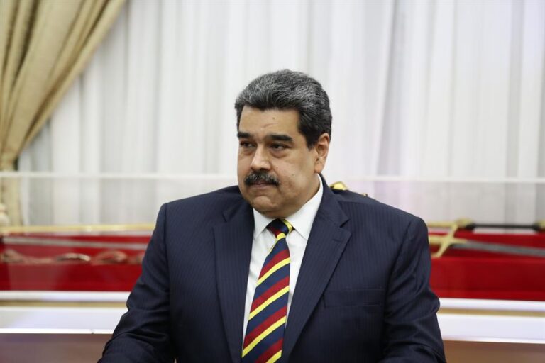 Maduro pede que venezuelanos se preparem para “emergência climática”