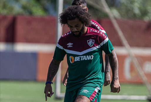 Marcelo treina e deve reforçar o Fluminense contra o River Plate