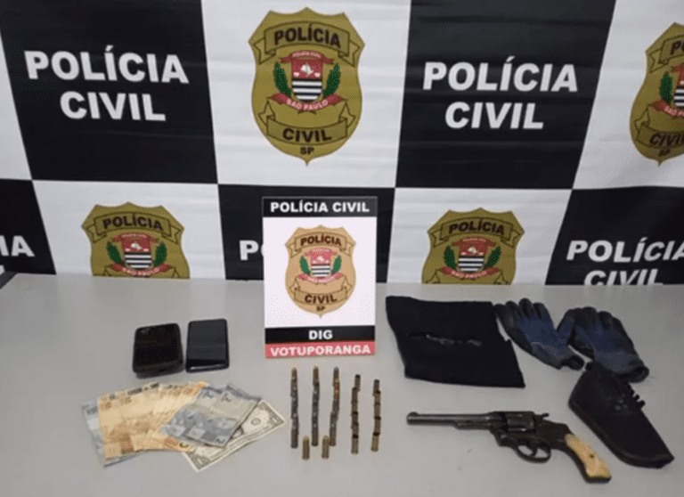Mulher é presa suspeita de mandar matar pai e irmão por herança