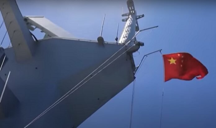 Navios de guerra da China são vistos no Estreito de Taiwan