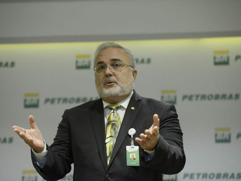 Presidente da Petrobras terá que explicar mudanças ao Senado