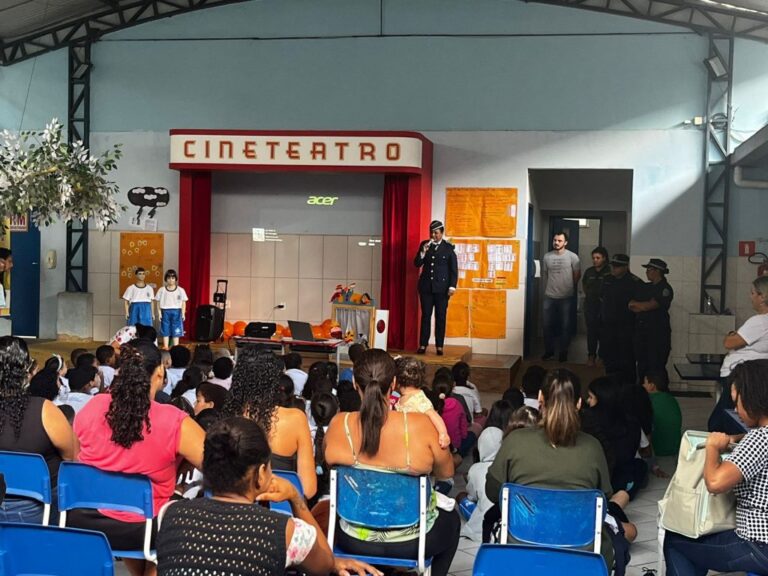 Escola municipal recebe palestras da campanha Maio Laranja