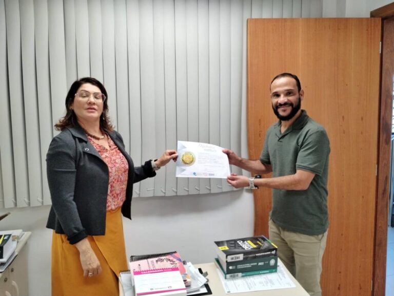 Enis Gordin recebe diploma da Justiça Eleitoral e já pode assumir cargo de vereador em Guarapari