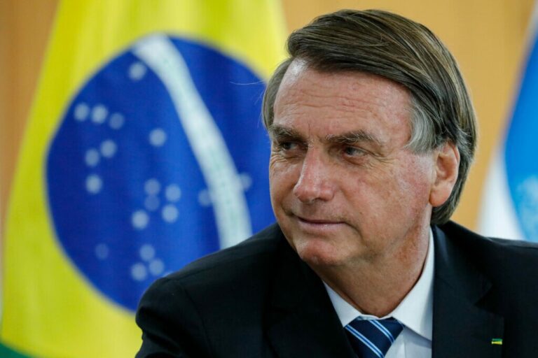 Estadão: “Eleição sem Bolsonaro é golpe sem golpe”