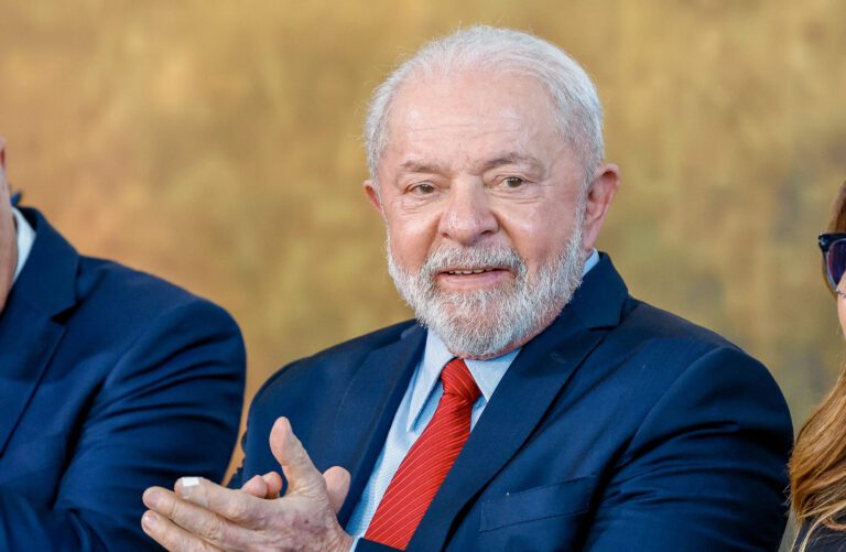 Lula nomeou 5 dos 7 ministros que julgarão Bolsonaro