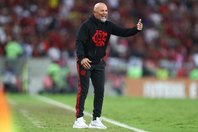 Sampaoli destaca volta da mentalidade vencedora do Flamengo e espera que evolução seja contínua