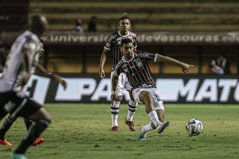 Suspensos, André e Fernando Diniz desfalcam o Fluminense contra o Bahia