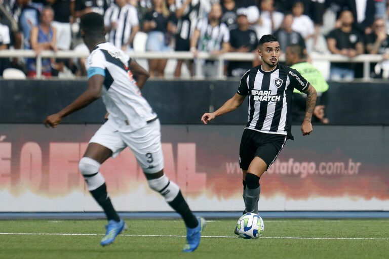 Botafogo confirma lesão grave do lateral direito Rafael