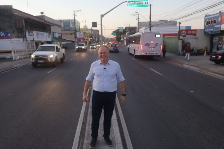 Governador visita obras na Avenida Abido Saadi e do Contorno de Jacaraípe, na Serra