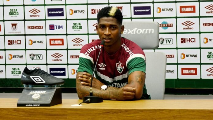 Yony González é apresentado no Fluminense e crava: “Vou buscar meu espaço”