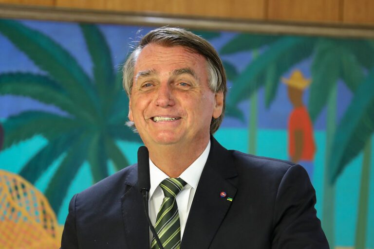 ‘Vaquinha’ por Bolsonaro pode justificar R$ 17 milhões em Pix