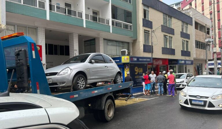 Estacionamento Rotativo cobra seu preço: carro de comerciante é apreendido por multas em Guarapari