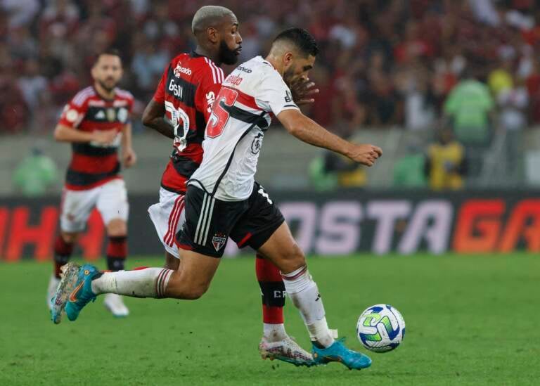 São Paulo envia ofício à CBF contestando uso do VAR no pênalti marcado para o Flamengo