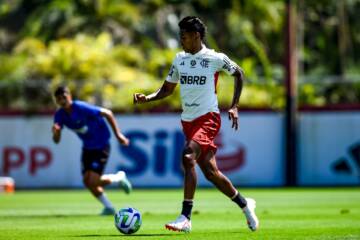Bruno Henrique confirma renovação de contrato com o Flamengo