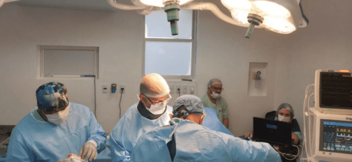 Hospital Roberto Silvares, no norte do Estado do ES, realiza neurocirurgia inovadora.