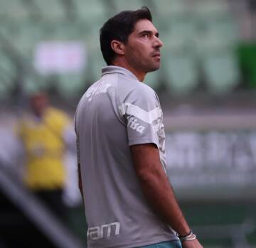 Abel fica? Jogadores do Palmeiras despistam, mas revelam torcida pela permanência do treinador