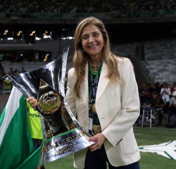 Chamado de "desequilibrado” por Leila Pereira, John Textor rebate presidente do Palmeiras