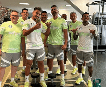 Com Palmeiras de férias, lesionados Dudu e Gabriel Menino trabalham na Academia de Futebol