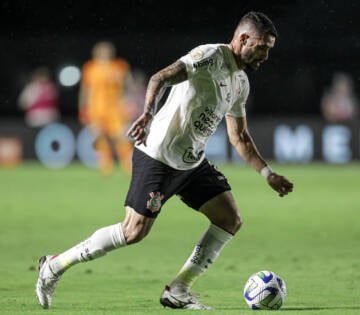 Garçom no Corinthians, Renato Augusto chega a 10 assistências no ano