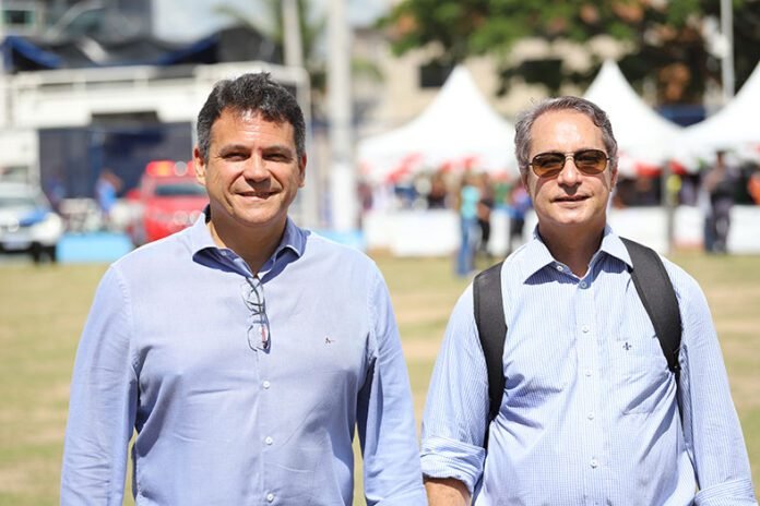 O juiz de direito Carlos Eduardo Ribeiro Lemos e o promotor de justiça Dr. Sérgio Alves Pereira.