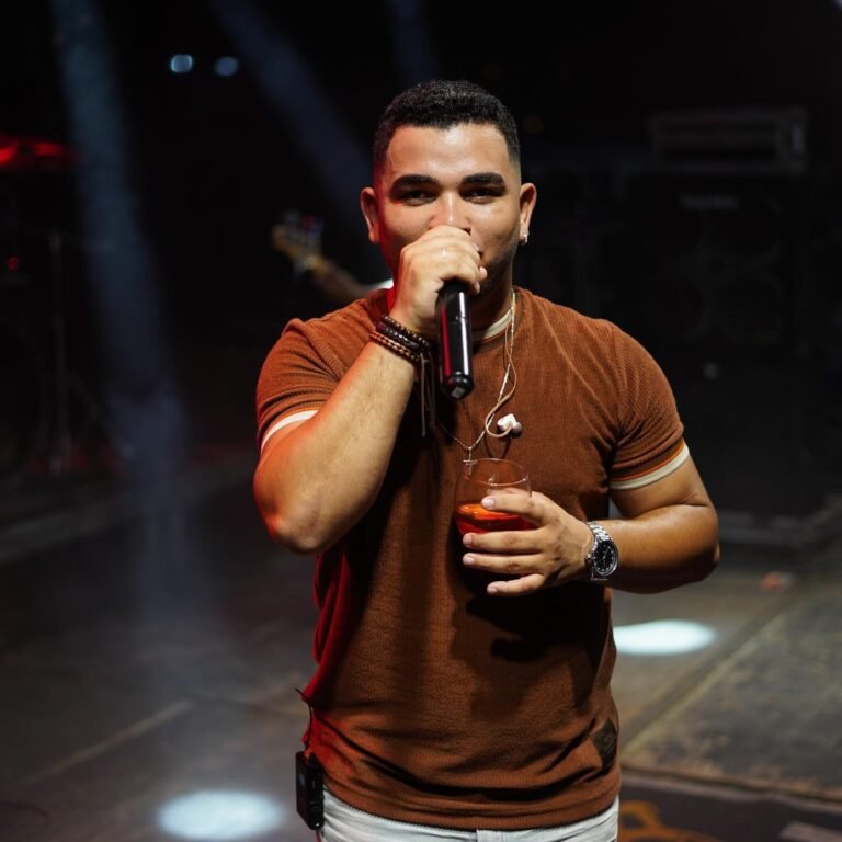 Pedro e Luan encerrando a noite! Até amanhã! #verao #2024 #marataizes #turi… – Marataízes