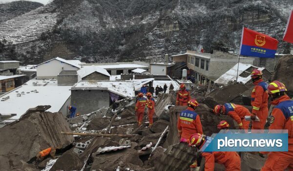 Deslizamento de terra na China deixa mortos e desaparecidos