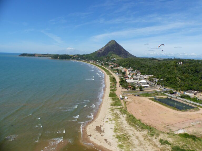 Verão Ambiental: Mutirão de limpeza e plantio de restinga na Praia Maria Neném - PIÚMA
