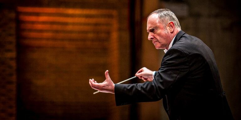 Governo ES apresenta maestro britânico Neil Thomson na Sinfônica do Espírito Santo no Sesc Glória, Vitória