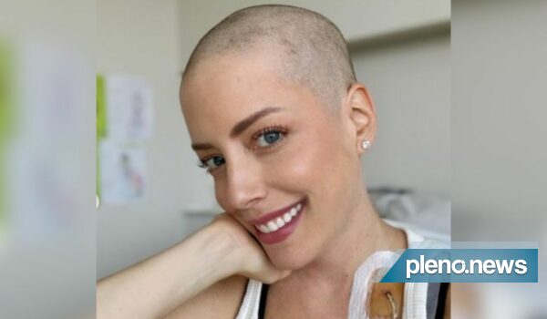 Em tratamento contra leucemia, Fabiana Justus raspa os cabelos