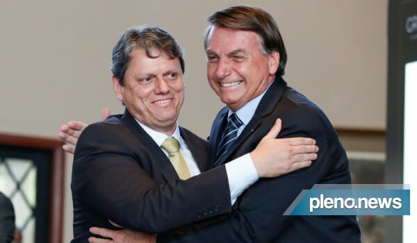 Tarcísio sobre acusações contra Bolsonaro: “Criam muita coisa”
