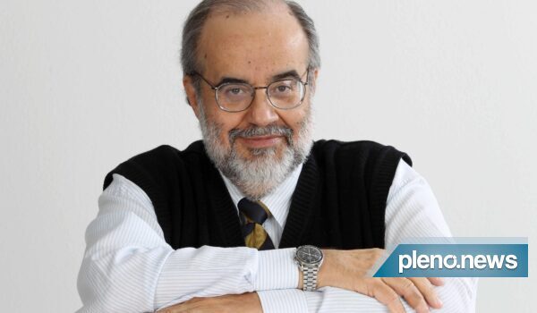 Morre jornalista Roberto Godoy, especialista em armas, aos 75 anos