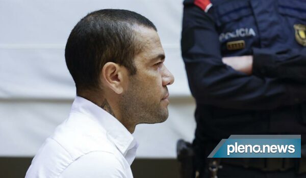 Justiça da Espanha concede liberdade a Daniel Alves