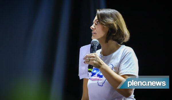 Michelle apoia intérprete de Libras hostilizada no Planalto