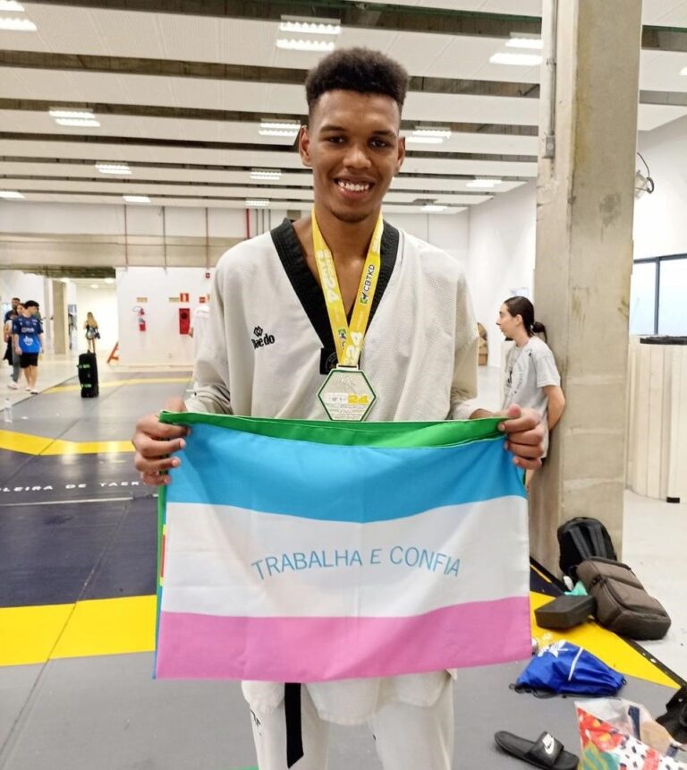 Capixabas conquistam 9 medalhas no Grand Slam e garantem lugar na seleção de taekwondo do Brasil.
