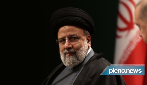 Irã promete “resposta dolorosa” caso Israel contra-ataque
