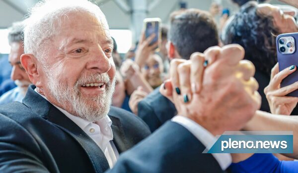 Lula diz que, se pudesse, faria decreto para prender quem mentir