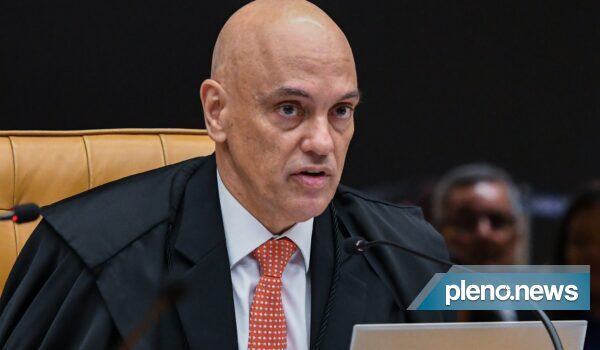 OAB diz que não é competência de Moraes multar advogados