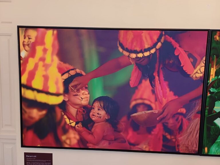 Governo ES promove estreia da exposição fotográfica “Juruti – Festival das Tribos” no Palácio Anchieta
