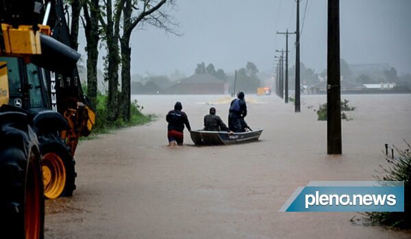 Chuva volta e alaga novas áreas em Porto Alegre; saiba mais
